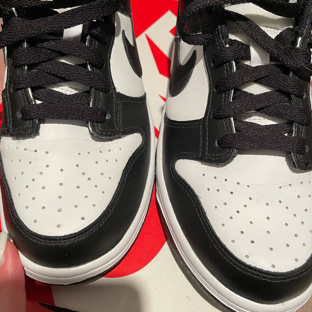 Authentic Nike Dunk Low Pandas - Picture 6 of 9